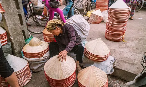 Thăm làng Chuông, nơi cội nguồn của những chiếc nón Việt