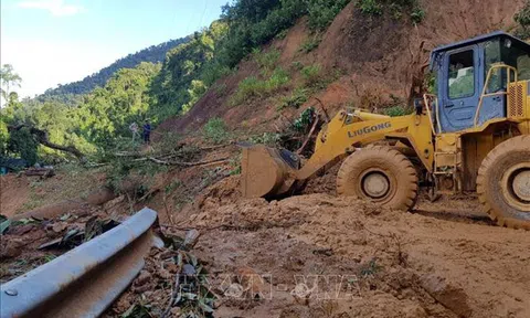 Đã tìm thấy 11 thi thể, 42 người còn mất tích trong vụ sạt lở kinh hoàng tại Quảng Nam
