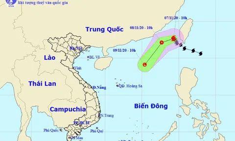 Bão số 11 Atsani bất ngờ thay đổi cường độ và đường đi trên Biển Đông