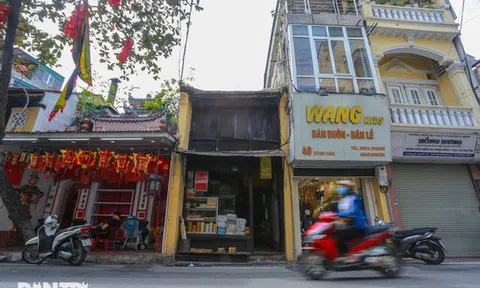 Căn nhà cổ trăm tuổi làm từ gỗ lim, có kiến trúc “độc nhất” phố cổ Hà Nội