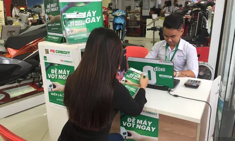 Vay nợ mà… vui!