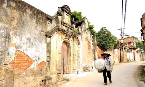 Trăn trở về những biệt thự cổ làng Cựu