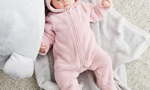 Chăm sóc trẻ mùa đông: Những nguyên tắc để con không bị ốm