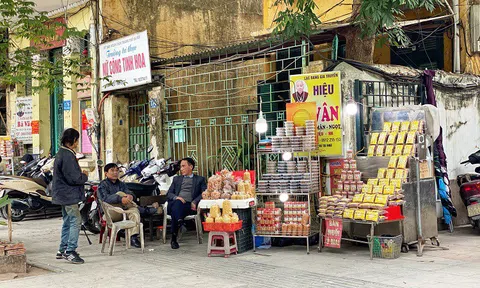 Chóng mặt với ma trận “hàng quán chính hiệu” ở Hà Nội, không phân biệt nổi thật giả