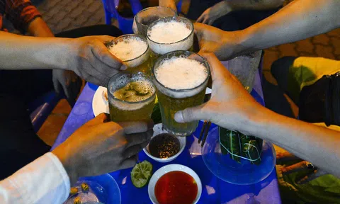 Văn hóa bia hơi vỉa hè
