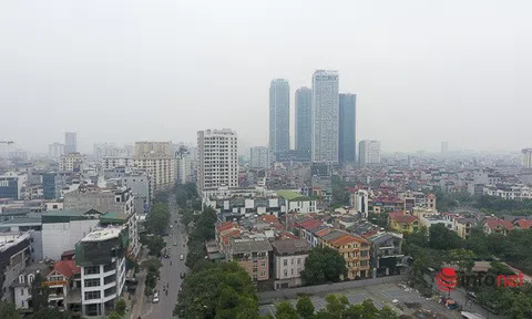 Ô nhiễm không khí ở ngưỡng nguy hại, bầu trời Hà Nội mờ mịt suốt cả ngày