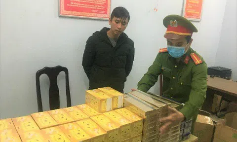 Ngụy trang thuốc lá lậu thành thùng bánh kẹo để tuồn vào Đà Nẵng