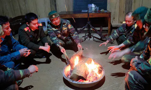 Dầm mình trong giá rét âm độ, lính biên phòng "Tết này ở lại biên cương"