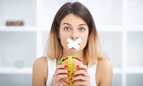 Điều gì xảy ra nếu bạn nhịn ăn hoàn toàn trong một ngày?