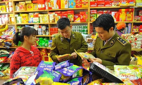 Thịt bò khô, bánh kẹo... giả ngập tràn khi mua sắm Tết: Làm sao để phân biệt?
