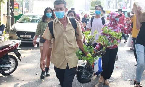 “Chuyến xe nghĩa tình” chính thức lăn bánh, đưa gần 1.000 người lao động về quê đón Tết
