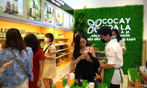 Cỏ Cây Hoa Lá Tưng Bừng Khai Trương Gian Hàng Đầu Tiên Tại TP. HCM