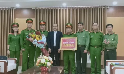 Thưởng nóng Công an Sơn Trà bắt vụ vận chuyển gần 5kg ma túy từ Thanh Hóa vào Đà Nẵng