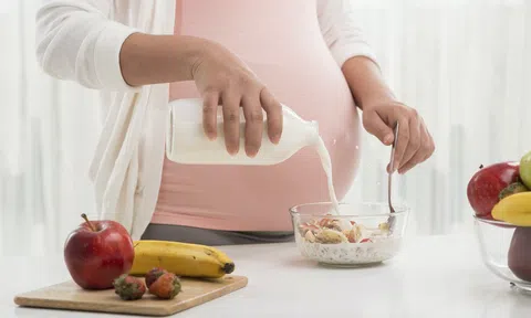 13 thực phẩm giúp giải đáp thắc mắc bà bầu nên ăn gì?