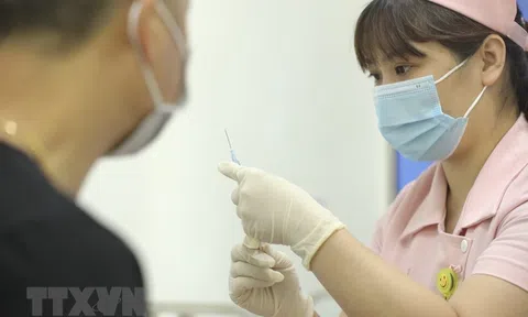 Tiêm thử nghiệm vaccine COVIVAC phòng COVID-19 đợt hai
