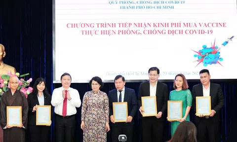 Tập đoàn Hưng Thịnh trao tặng 50 tỷ đồng kinh phí mua vắc-xin phòng ngừa COVID-19