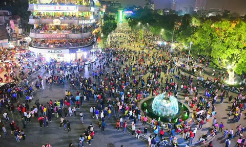 Hà Nội dừng tổ chức lễ hội và phố đi bộ, hạn chế tập trung đông người