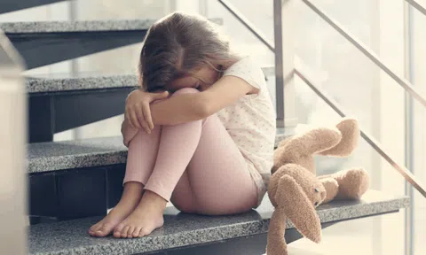 Dấu hiệu bệnh trầm cảm ở trẻ nhỏ ba mẹ cần cảnh giác!