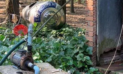 Xót xa hoàn cảnh 3 anh em ruột bị bồn nước đè thương vong