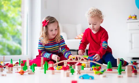 Đừng để trẻ nảy sinh sự ghen tị với anh chị em trong nhà