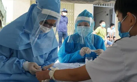 Trưa 12/7: Thêm 1.112 ca mắc COVID-19, riêng TP Hồ Chí Minh 879 ca