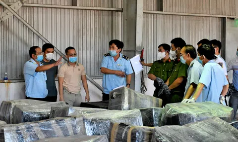 Bắt 3,2 tấn hàng nghi sừng tê giác và xương động vật hoang dã nhập vào cảng Tiên Sa Đà Nẵng
