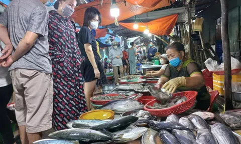 Đà Nẵng: Xét nghiệm diện rộng cho tất cả tiểu thương các chợ
