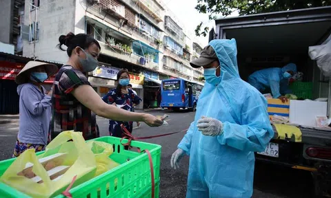 19 ngày mất ăn, mất ngủ của hệ thống phân phối thực phẩm TP.HCM