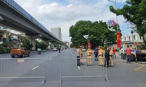 Hà Nội: Lập 6 tổ liên ngành kiểm soát chặt người ra đường tại 12 quận