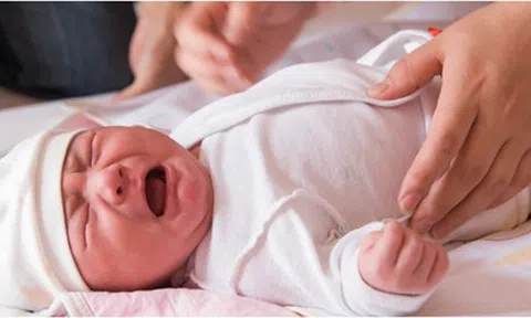 Nhà có trẻ sơ sinh, các mẹ không thể bỏ qua 5 bài thuốc Đông y này
