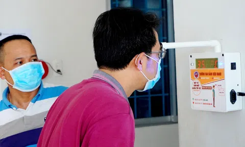 Kiên Giang: Chế tạo máy đo thân nhiệt không tiếp xúc