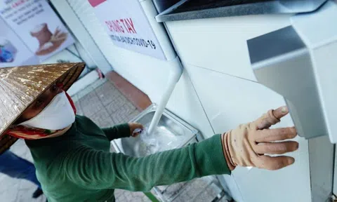 Hội Doanh nhân trẻ TP. Đà Nẵng lắp 2 'ATM gạo' phát tự động cho người nghèo