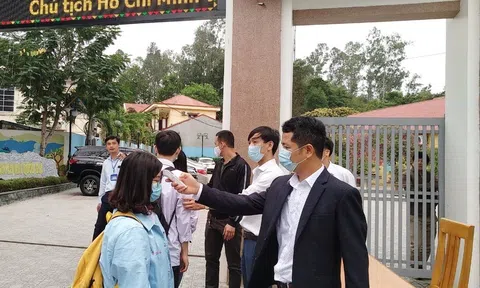  Thanh Hoá: Học sinh THPT đi học trong ngày đầu trở lại trường
