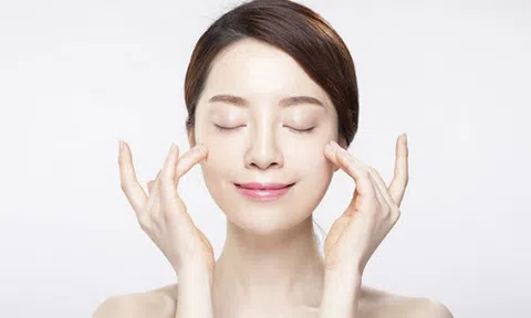 Cách chăm sóc da khi mặt nổi mụn vì đeo khẩu trang