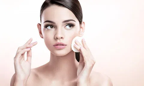 Mẹo chăm sóc da mềm mịn cho người hay trang điểm