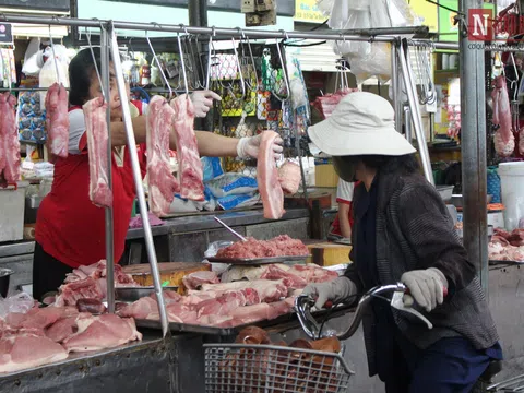 Thiệt hại 5,7 triệu con lợn vì dịch, dân có đủ thịt lợn ăn Tết năm nay?