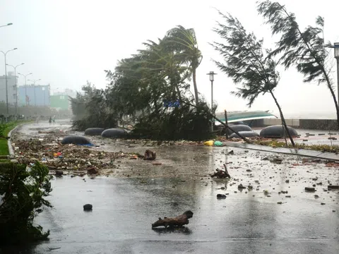 Bão số 6 diễn biến vô cùng phức tạp, có thể đổ bộ vào cuối tuần