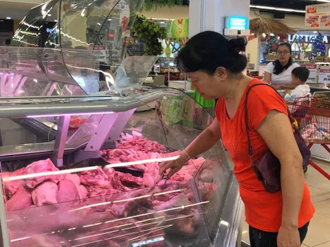 Cuối năm, giá thịt lợn và các mặt hàng "leo thang"