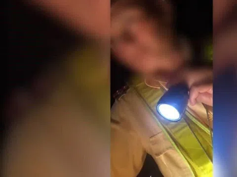 Tạm đình chỉ công tác 2 trung tá công an bị tố bảo kê xe quá tải ở Đồng Nai