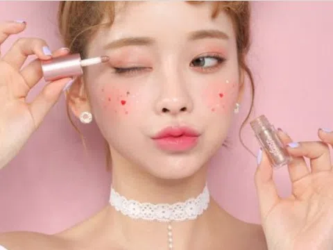 Phong cách trang điểm độc đáo cho đêm Noel nổi bật