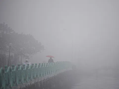 Vì sao xuất hiện sương mù dày đặc ở Hà Nội sáng nay?