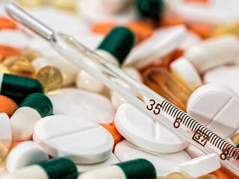 Khuyến cáo người tiêu dùng không mua thuốc điều trị ung thư trên các trang web 'trôi nổi'