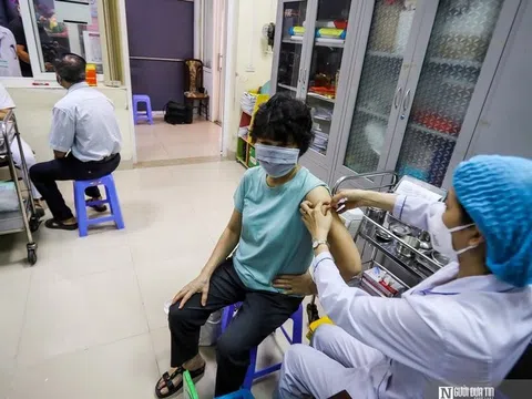 Cần làm gì khi tiêm vắc xin Covid-19 mũi 2 chậm hơn dự kiến?