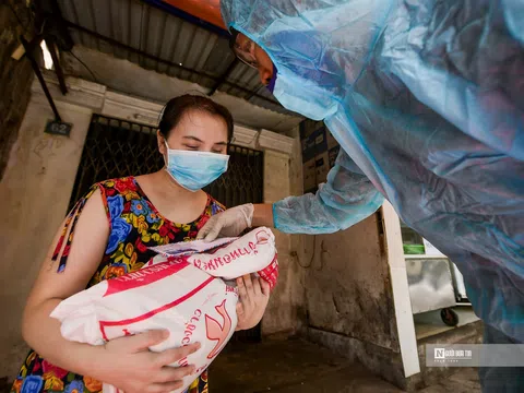 Ấm áp hàng trăm suất quà được gửi đến người khiếm thị