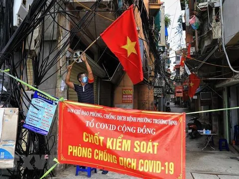 Hình ảnh nhân dân Thủ đô treo cờ rực rỡ kỷ niệm ngày Quốc khánh