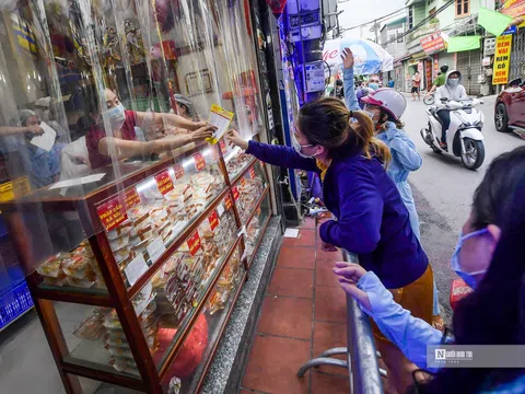 "May quá, cứ tưởng là không có Trung thu nữa"