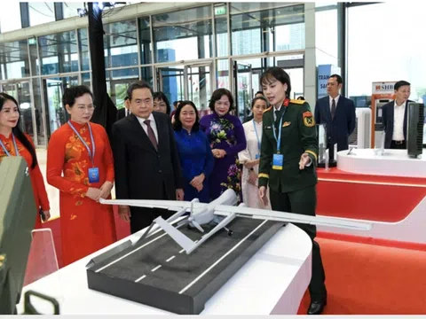Chủ tịch Quốc hội tham dự Đại hội đại biểu Phụ nữ toàn quốc lần thứ XIV