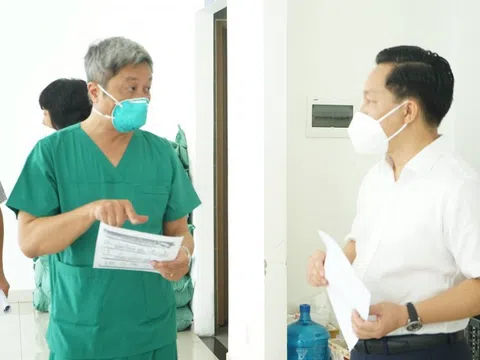 Thứ trưởng bộ Y tế hướng dẫn người dân tự làm xét nghiệm Covid-19