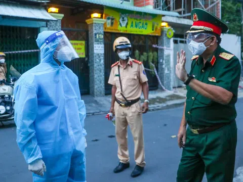 Phó thủ tướng đến nhà F0 ở TP.HCM để thăm hỏi