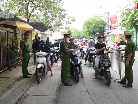 Hà Nội: Hàng loạt xe quay đầu do không có lịch làm việc